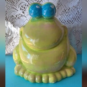HAND-PAINTED GLAZED CERAMIC FROG BANK WITH PLUG 6" (L) x 4.5 (W) x 6.5" (H)